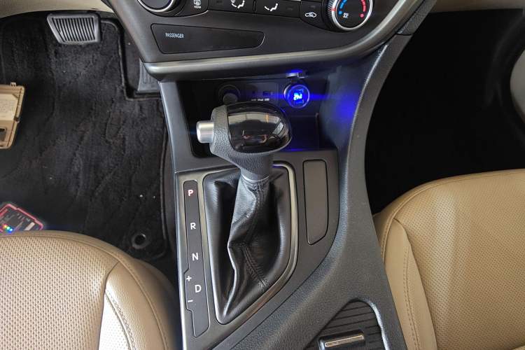 Used Kia K5 2015 2.0L Automatic GL Gear Lever
