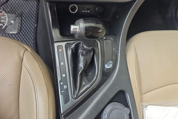 Used Kia K5 2015 2.0L Automatic GL Gear Lever