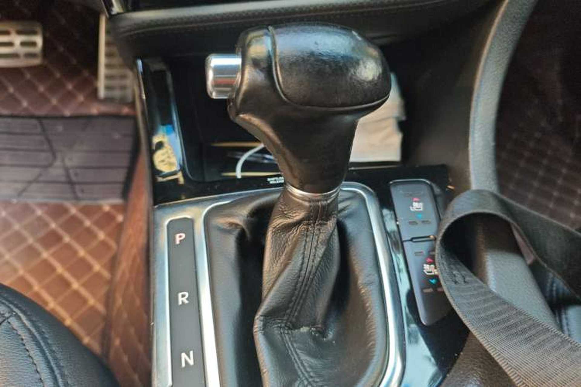 Used Kia K5 2015 2.0T Automatic T-Special Gear Lever