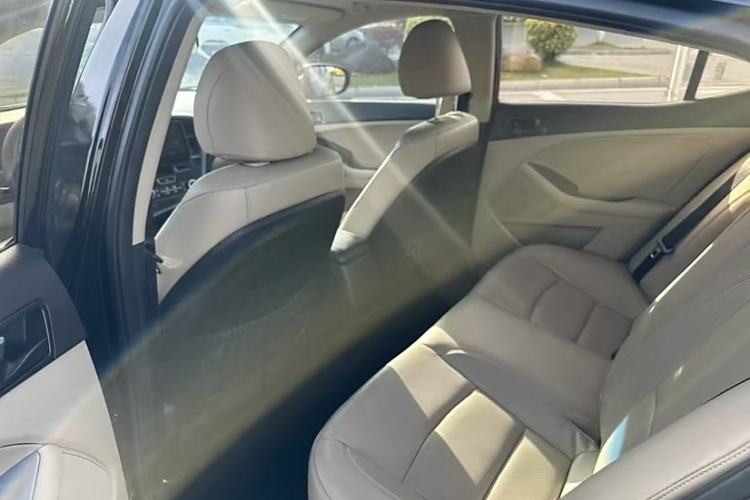 Used Kia K5 2015 2.0L Automatic GL Interior 1