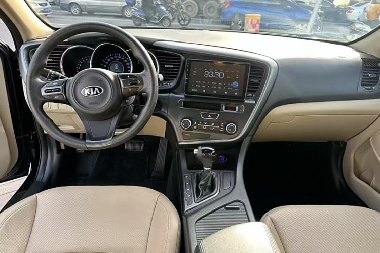 Used Kia K5 2015 2.0L Automatic GL Interior 2
