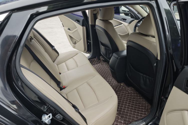 Used Kia K5 2015 2.0L Automatic GL Interior 3