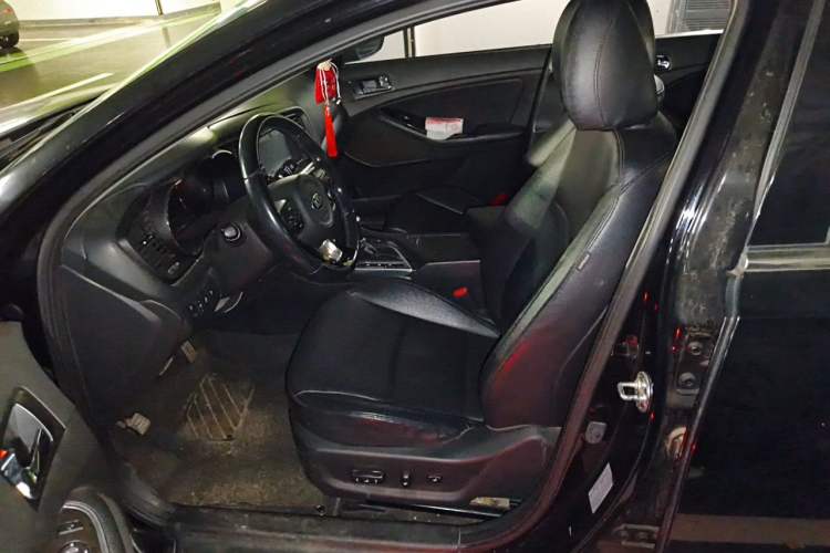 Used Kia K5 2015 2.0L Automatic LUX Left Front Seat
