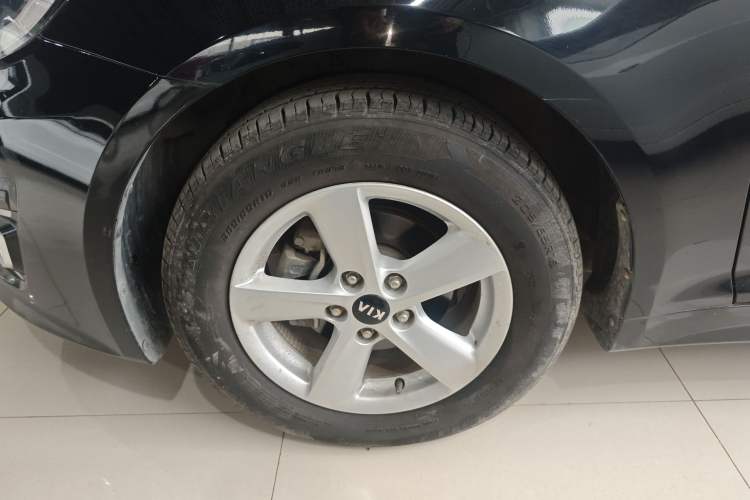 Used Kia K5 2015 2.0L Automatic GL Left Front Wheel Hub