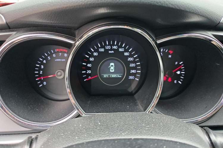 Used Kia K5 2015 2.0L Automatic GL Odometer Close Up