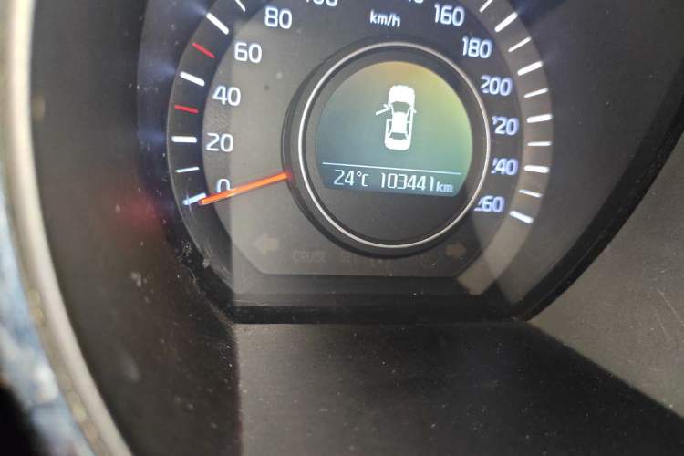 Used Kia K5 2015 2.0L Automatic GL Odometer Close Up