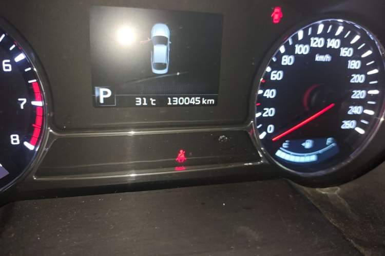 Used Kia K5 2015 2.0T Automatic T-PRM Odometer Close Up