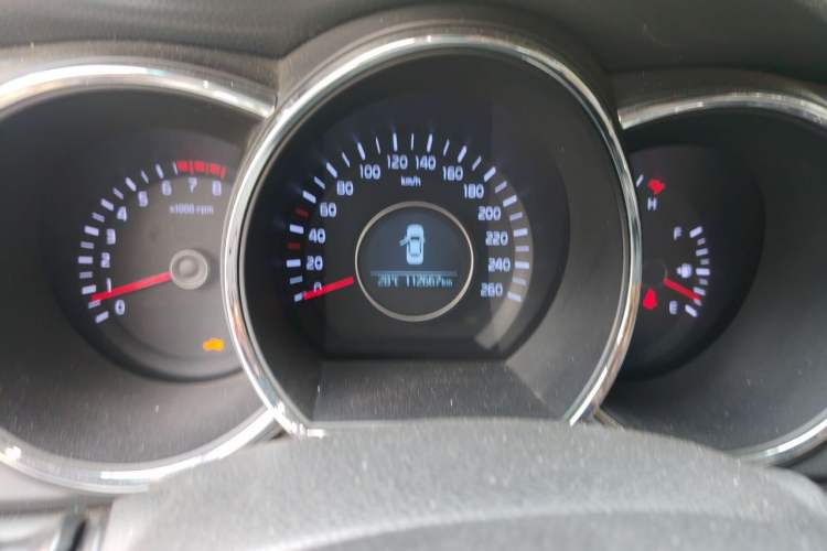 Used Kia K5 2015 2.0L Automatic GL Odometer Close Up