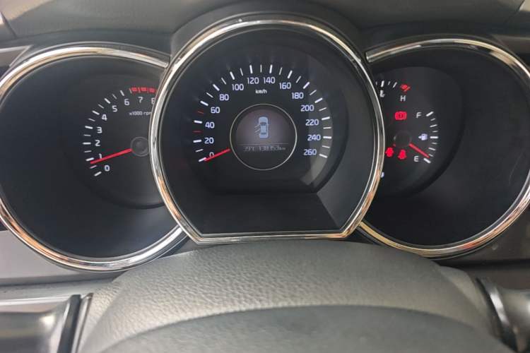 Used Kia K5 2015 2.0L Automatic GL Odometer Close Up