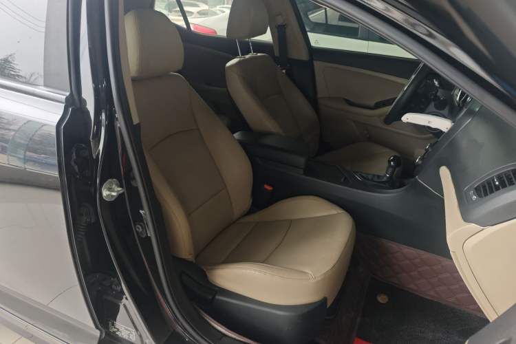 Used Kia K5 2015 2.0L Automatic GL Right Front Seat