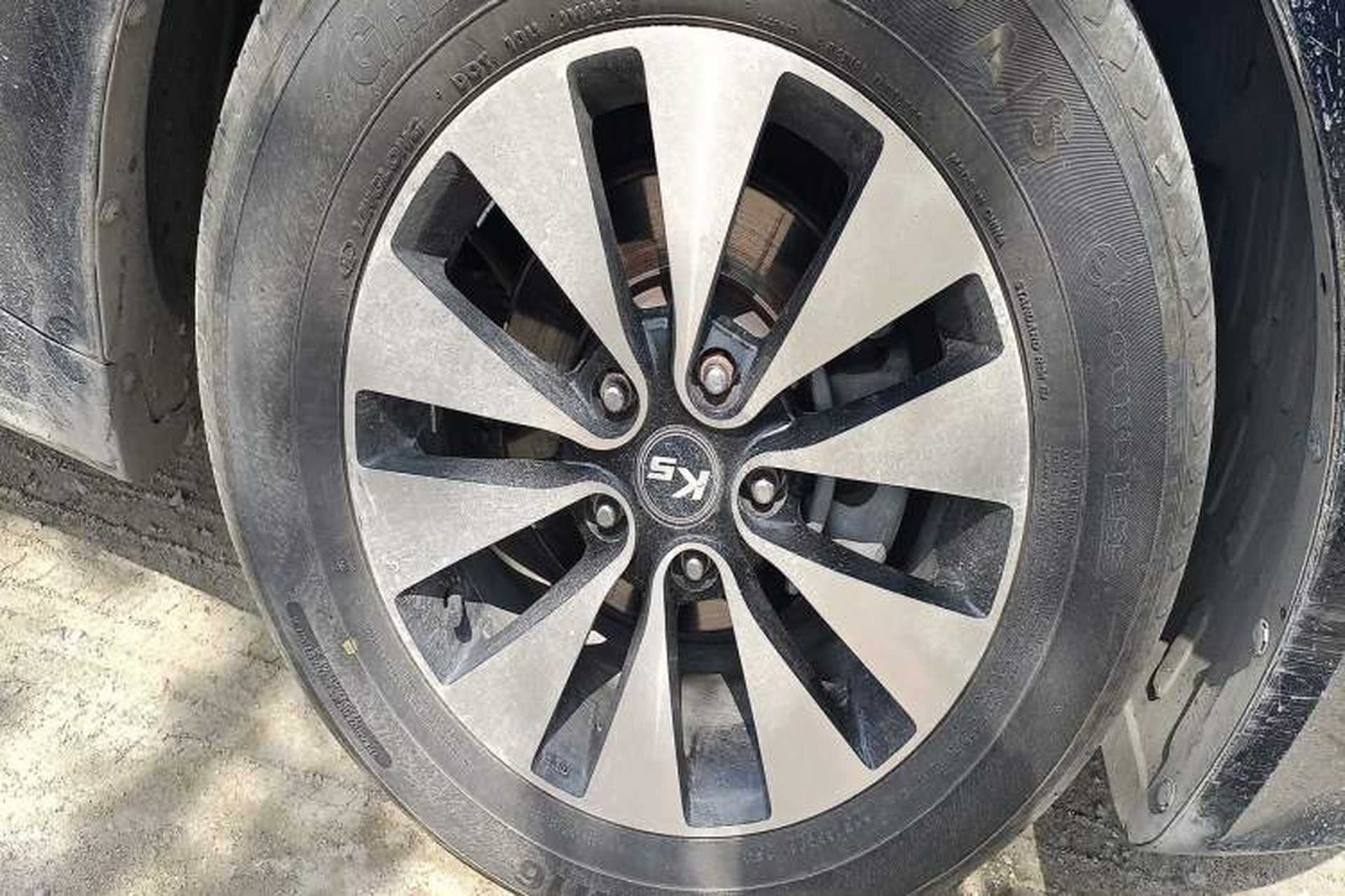 Used Kia K5 2015 2.0L Automatic GL Right Front Wheel Hub