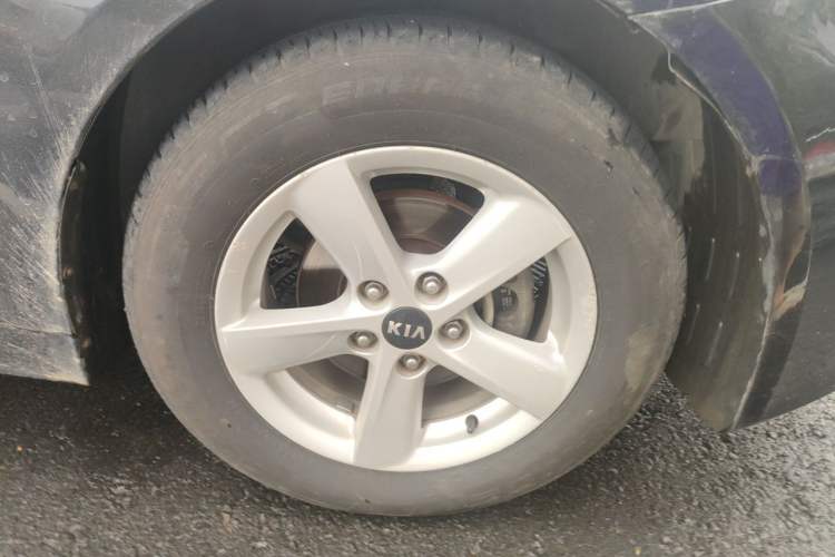 Used Kia K5 2015 2.0L Automatic GL Right Front Wheel Hub