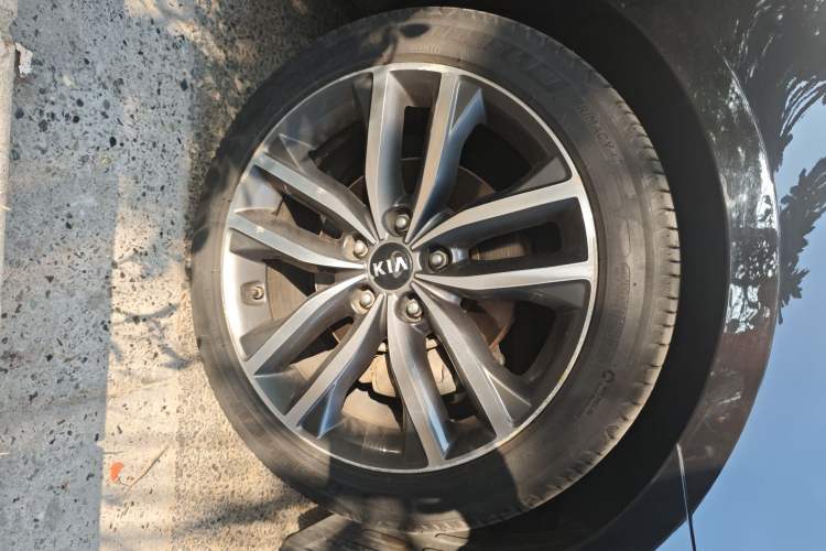 Used Kia K5 2015 2.0T Automatic T-Special Right Front Wheel Hub