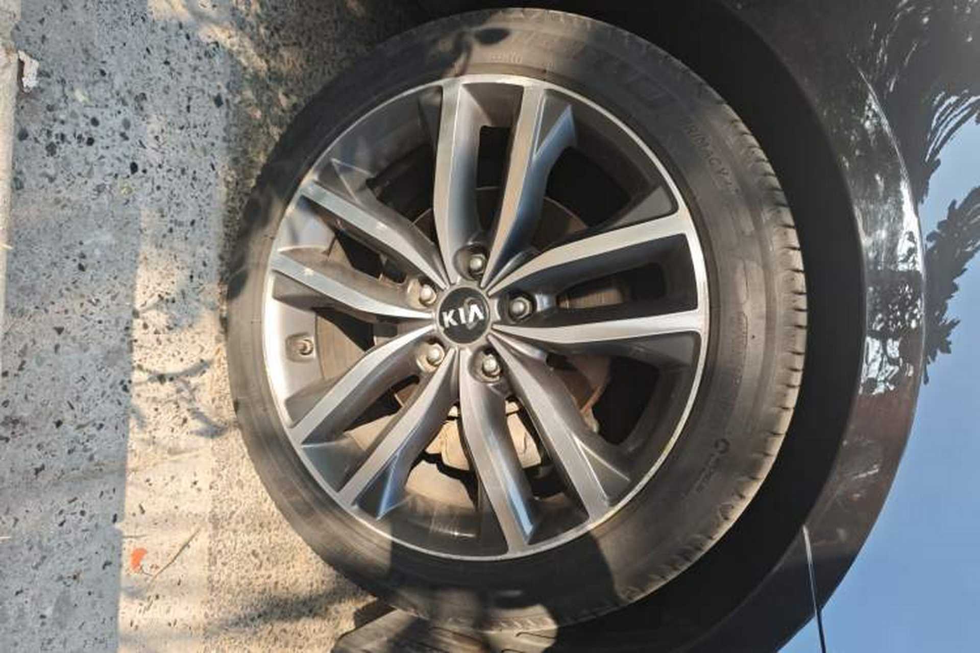 Used Kia K5 2015 2.0T Automatic T-Special Right Front Wheel Hub