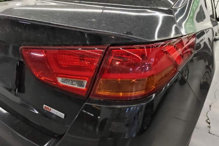 Used Kia K5 2015 2.0L Automatic GL Right Rear Taillight