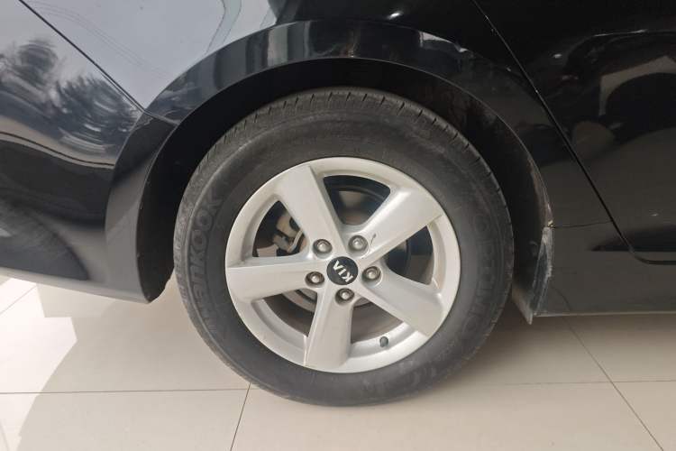 Used Kia K5 2015 2.0L Automatic GL Right Rear Wheel Hub