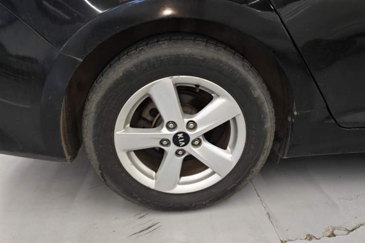 Used Kia K5 2015 2.0L Automatic GL Right Rear Wheel Hub