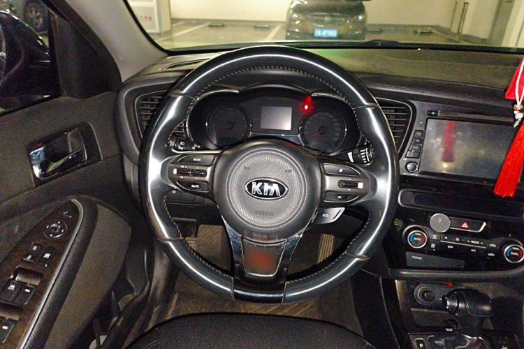 Used Kia K5 2015 2.0L Automatic LUX Steering Wheel