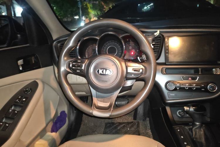 Used Kia K5 2015 2.0L Automatic GL Steering Wheel