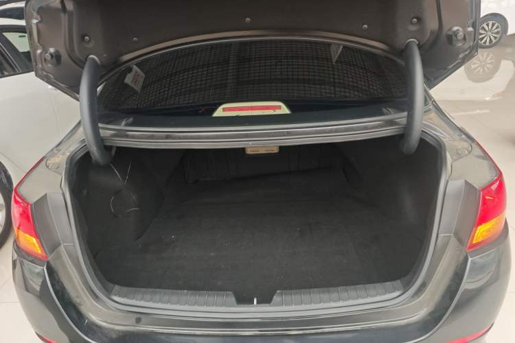 Used Kia K5 2015 2.0L Automatic GL Trunk