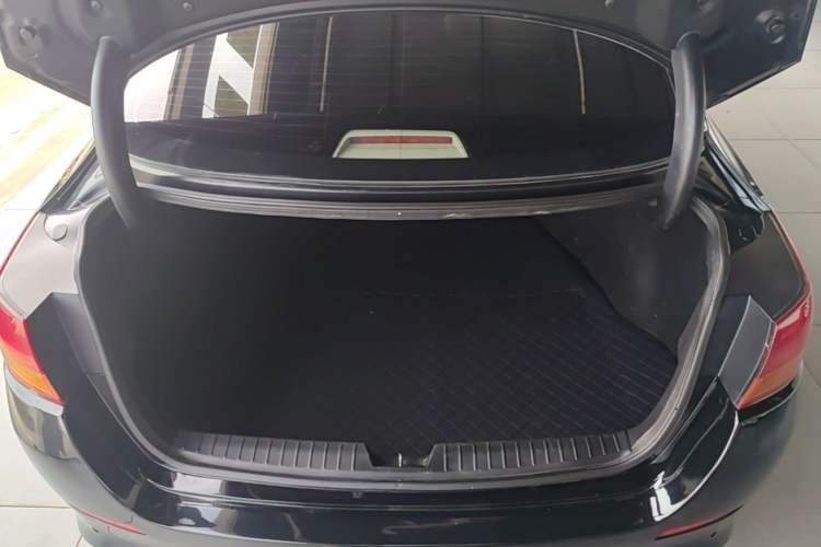 Used Kia K5 2015 2.0L Automatic GL Trunk