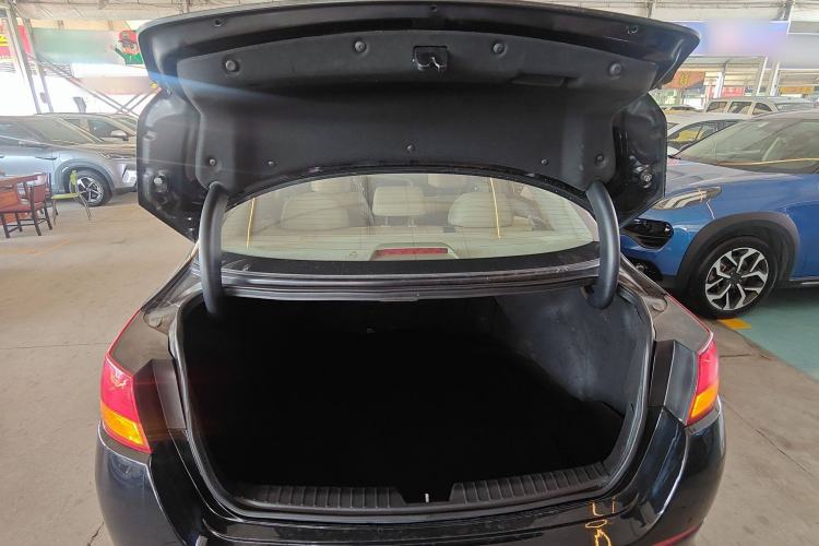 Used Kia K5 2015 2.0L Automatic GL Trunk