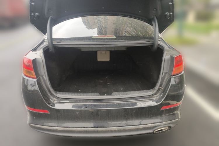 Used Kia K5 2015 2.0L Automatic GL Trunk