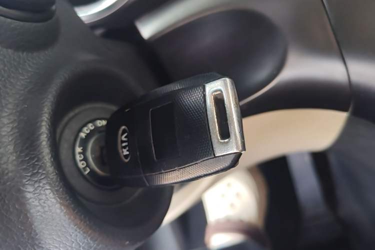Used Kia K5 2015 2.0L Automatic GL Vehicle Key