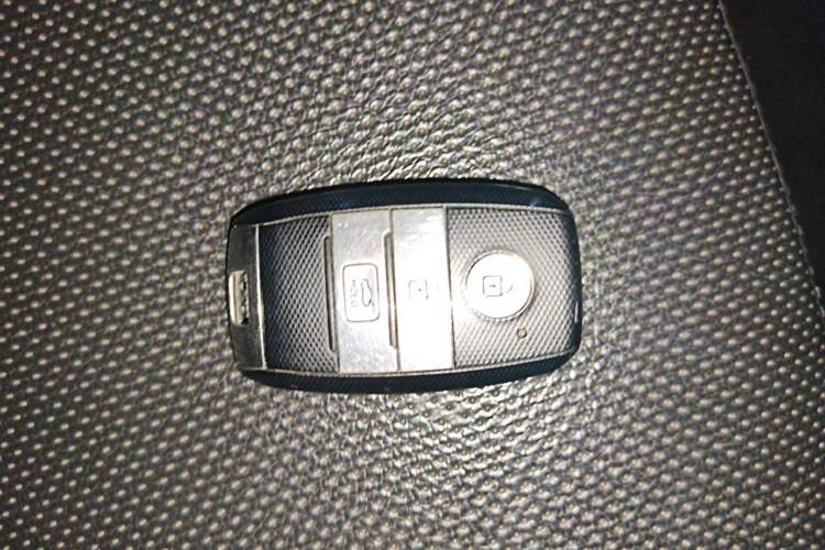 Used Kia K5 2015 2.0L Automatic LUX Vehicle Key