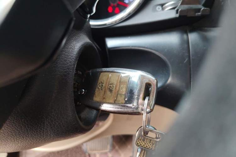 Used Kia K5 2015 2.0L Automatic GL Vehicle Key