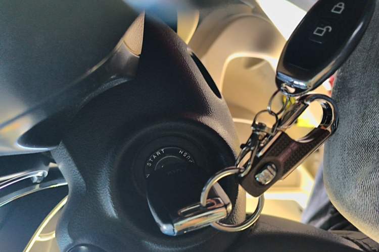 Used Kia K5 2015 2.0L Automatic GL Vehicle Key
