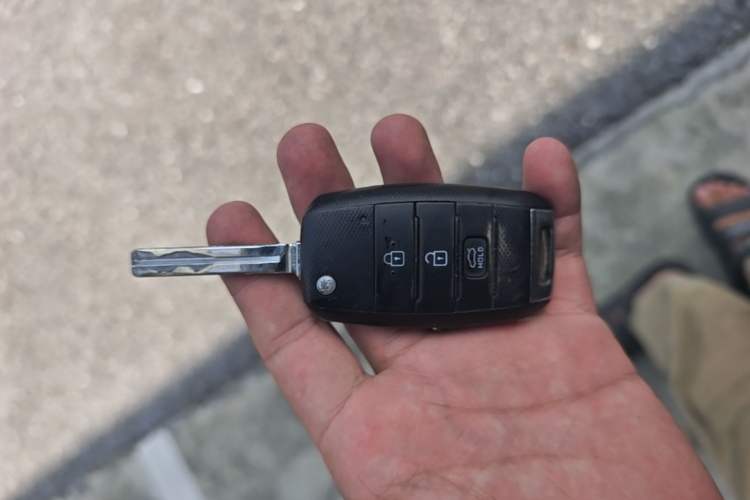 Used Kia K5 2015 2.0L Automatic GL Vehicle Key