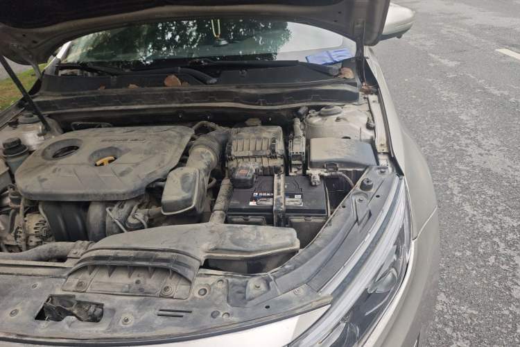 Used Kia K5 2015 2.0L Automatic LUX Engine Bay Left