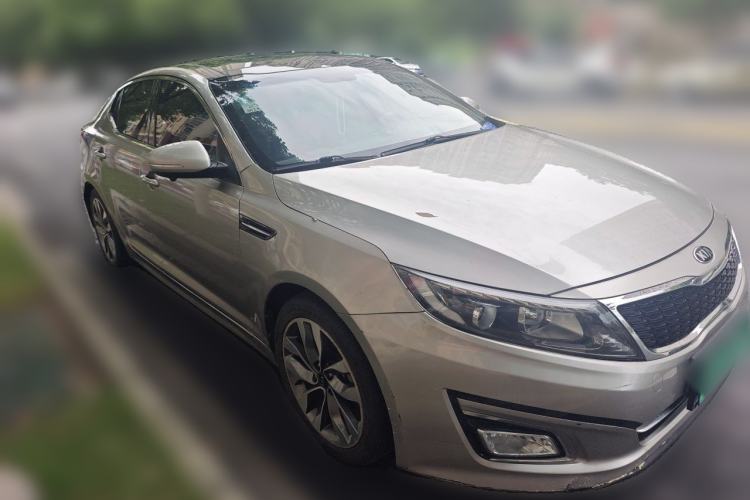 Used Kia K5 2015 2.0L Automatic LUX Front Right 45 Deg