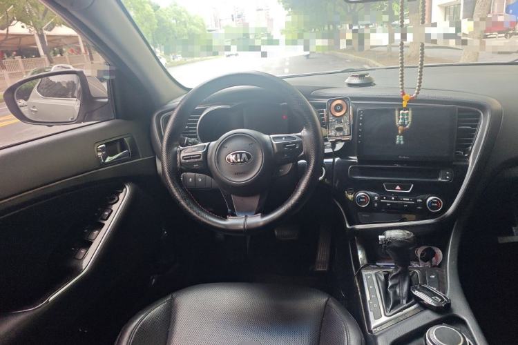 Used Kia K5 2015 2.0L Automatic LUX Steering Wheel