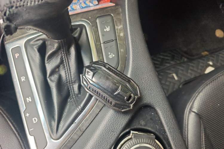 Used Kia K5 2015 2.0L Automatic LUX Vehicle Key