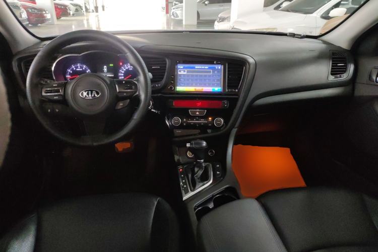 Used Kia K5 2015 2.0L Automatic LUX Center Console
