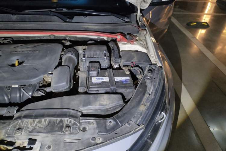 Used Kia K5 2015 2.0L Automatic LUX Engine Bay Left