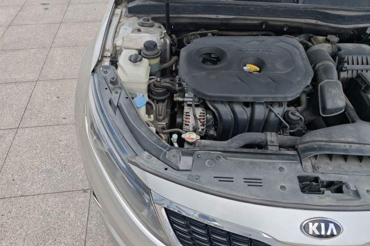 Used Kia K5 2015 2.0L Automatic LUX Engine Bay Right
