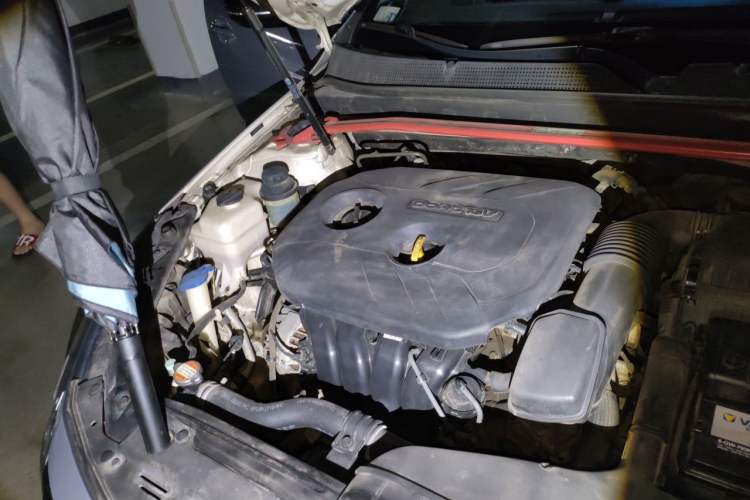 Used Kia K5 2015 2.0L Automatic LUX Engine Bay Right