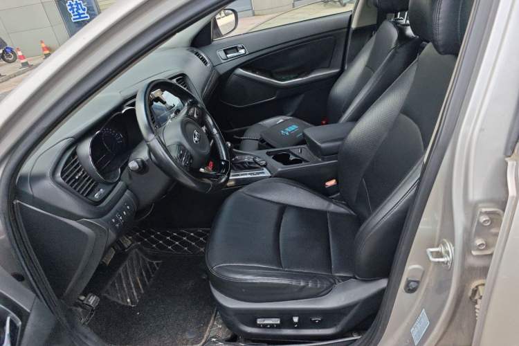 Used Kia K5 2015 2.0L Automatic LUX Left Front Seat