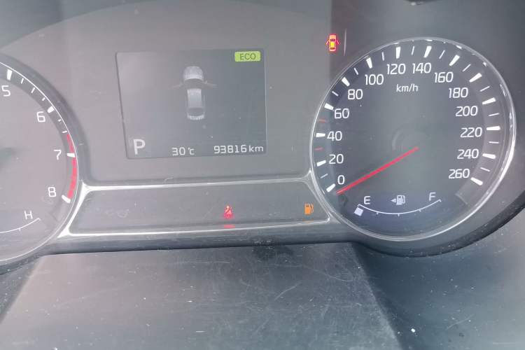 Used Kia K5 2015 2.0L Automatic LUX Odometer Close Up