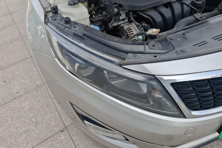 Used Kia K5 2015 2.0L Automatic LUX Right Front Headlight