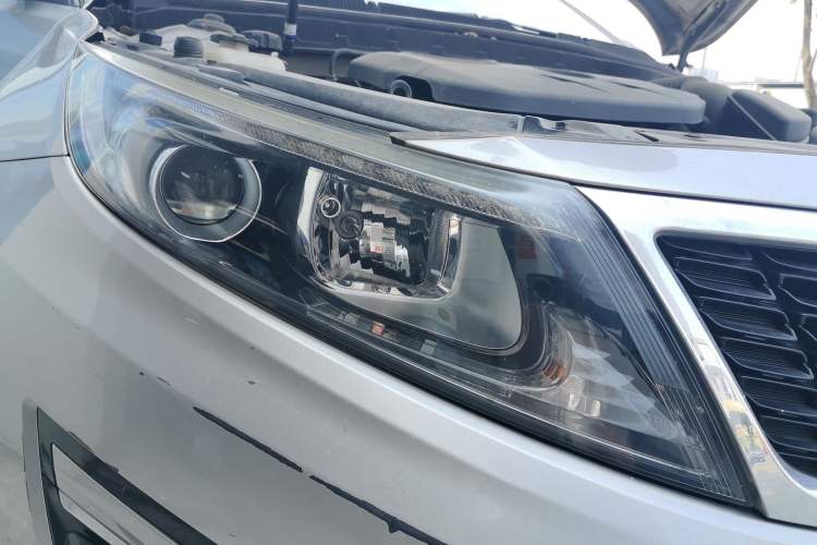 Used Kia K5 2015 2.0L Automatic LUX Right Front Headlight