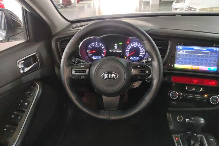 Used Kia K5 2015 2.0L Automatic LUX Steering Wheel