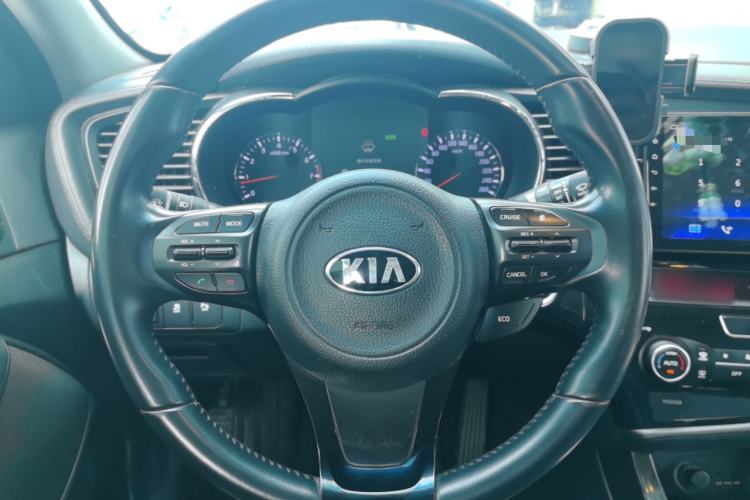 Used Kia K5 2015 2.0L Automatic LUX Steering Wheel