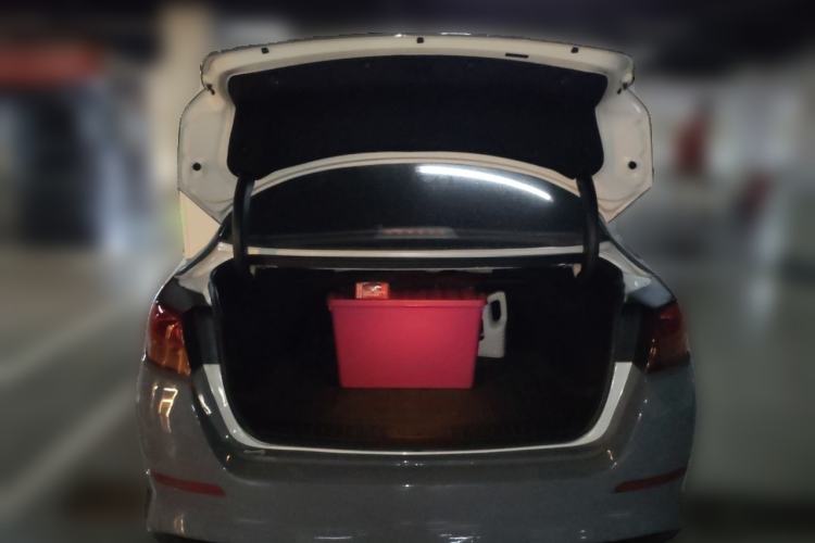 Used Kia K5 2015 2.0L Automatic LUX Trunk