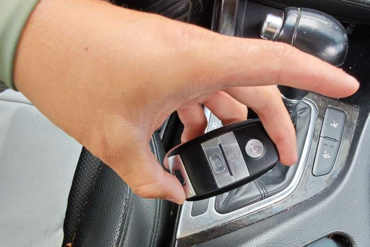 Used Kia K5 2015 2.0L Automatic LUX Vehicle Key