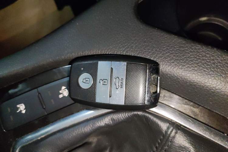 Used Kia K5 2015 2.0L Automatic LUX Vehicle Key