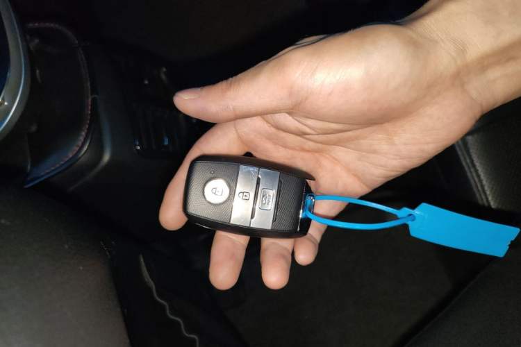 Used Kia K5 2015 2.0L Automatic LUX Vehicle Key